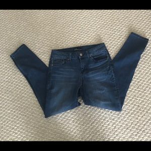 miss poured in blue jeans size 12